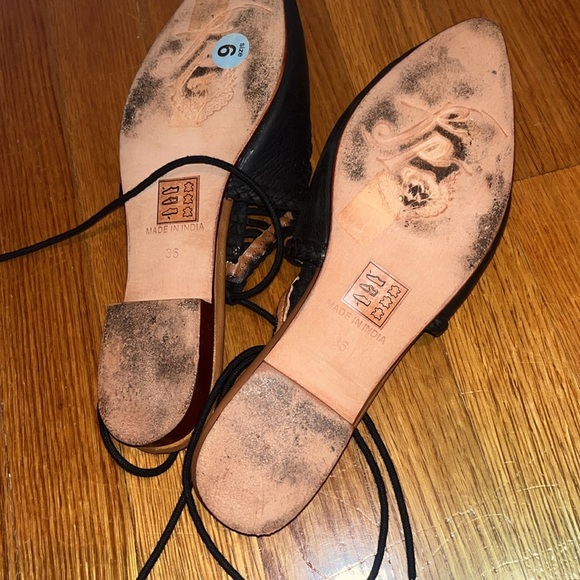 Free People size 6 black leather flats / sandals with ties - Picture 5 of 9